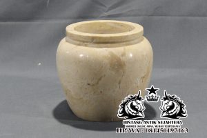 Guci atau Vas Air Marmer